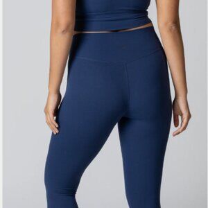 Brand New with Tags TUFF Athletics Womens Leggings w/pocket blue size Medium